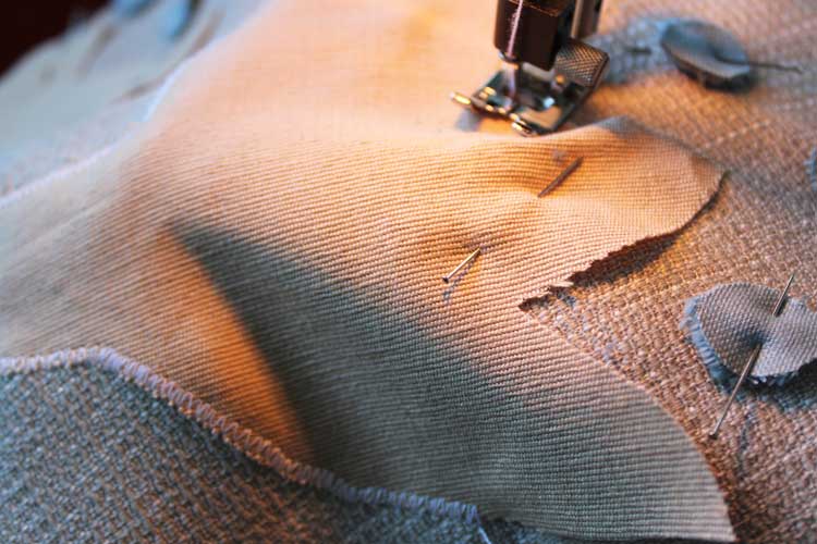 Sewing-Workshop-For-Laatumeininki-Kierratyskeskus-office-table-setup-Susanna-Nousiainen
